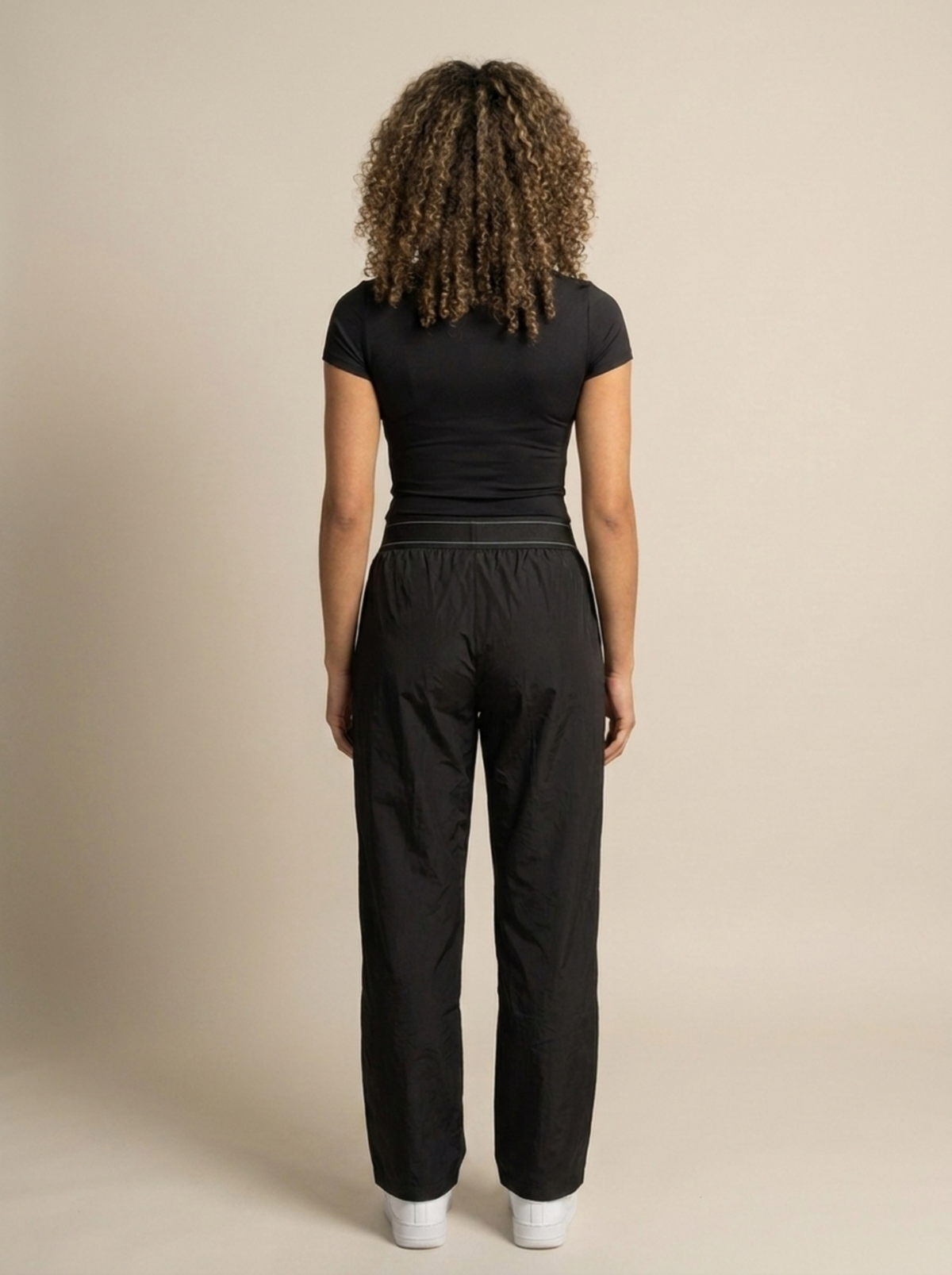 Ensemble ALO Noir – Top + Pantalon Athleisure Femme